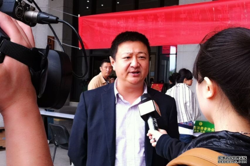 省消协“五一”深入景区开展普法宣传咨询活动