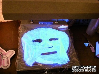 专家警惕面膜美白:或含荧光剂可致癌
