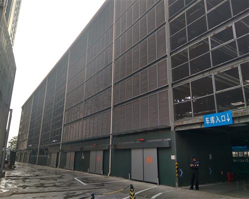 北京玺源台:占绿地建高价停车楼 业主停车犯了难
