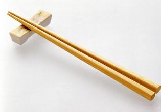 30种家用筷子仅5种标使用期限:裸色不一定安全